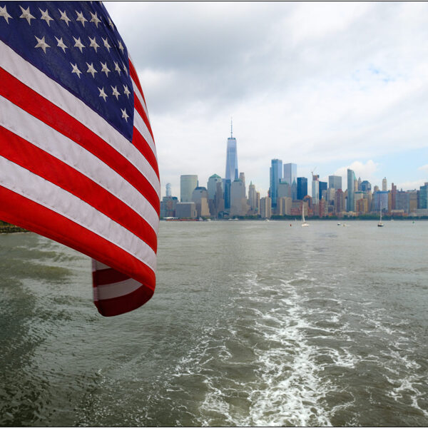  New York: veduta da un traghetto sull'Hudson River - © Massimo Vespignani