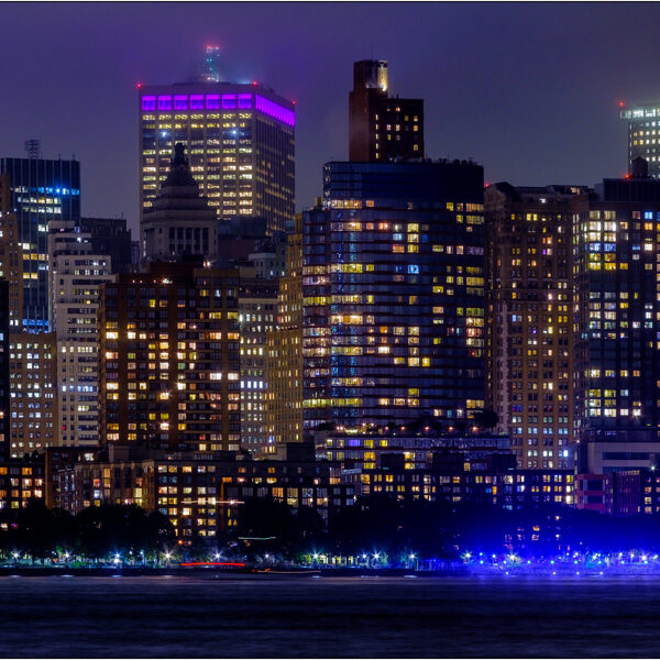 New York: veduta notturna di Manhattan da Jersey City - © Massimo Vespignani