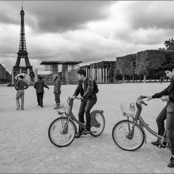 Parigi:  Champ de Mars - © Massimo Vespignani