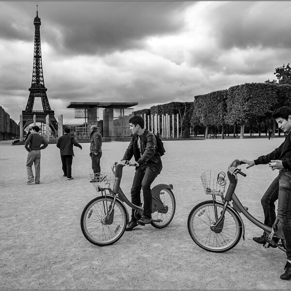 Parigi:  Champ de Mars - © Massimo Vespignani
