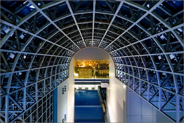 Kyoto Station (Giappone) - © Massimo Vespignani