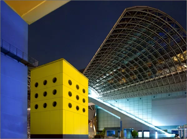 Kyoto Station (Giappone) - © Massimo Vespignani
