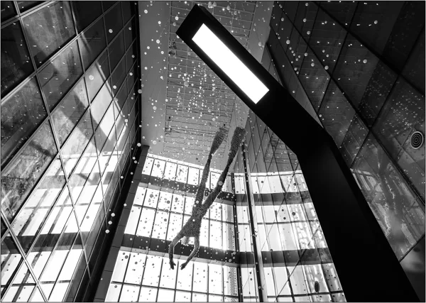  Seoul (Corea del Sud): atrio della Lotte World Tower - © Massimo Vespignani
